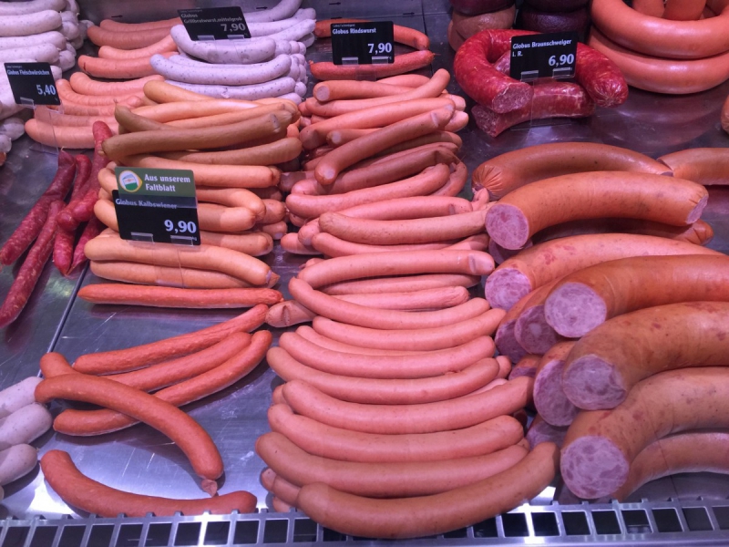 charcuterie-THIERY-min_sausages_meat_butchery-1069321